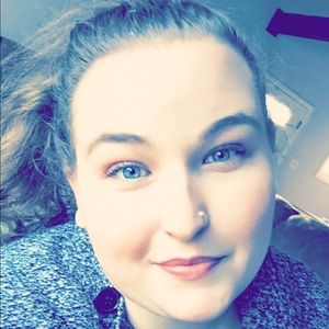 Meet your Posher, Alisa